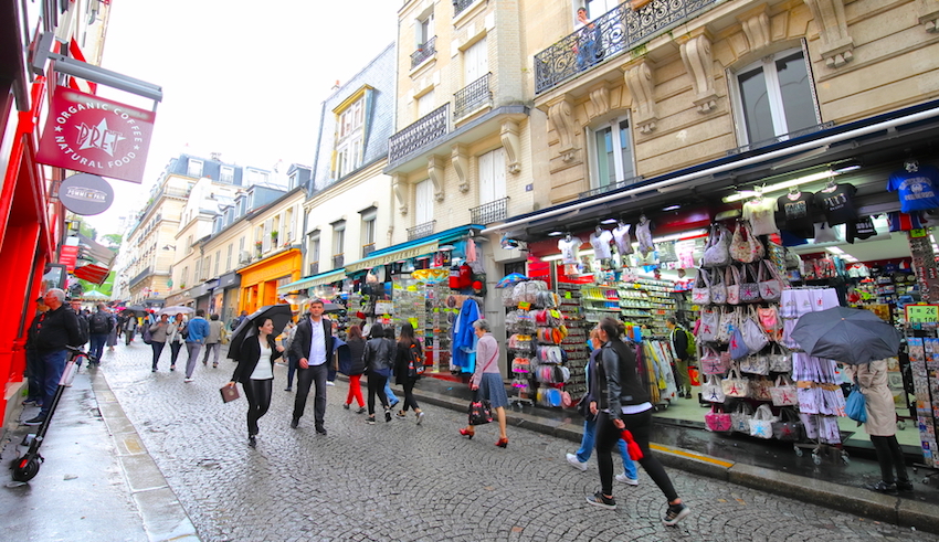 Paris, France, People Shopping Outside Louis Vuitton Luxury Clothing Store  Front, Saint Germain des Pres Stock Photo - Alamy